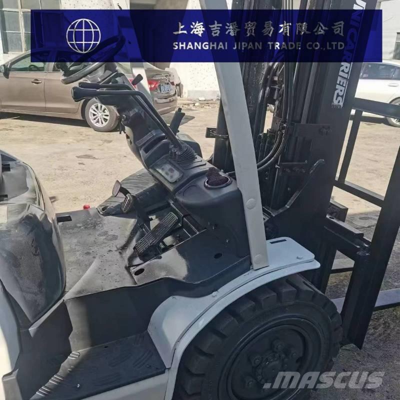 TCM 30 柴油卡車