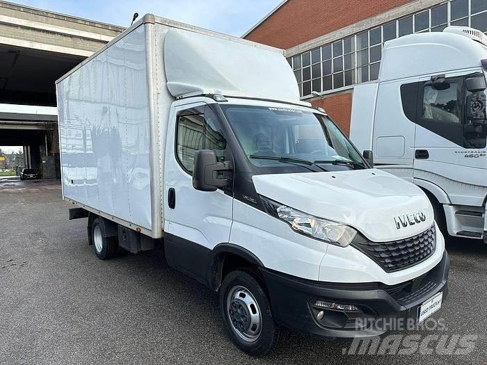 Iveco 35C14 其他