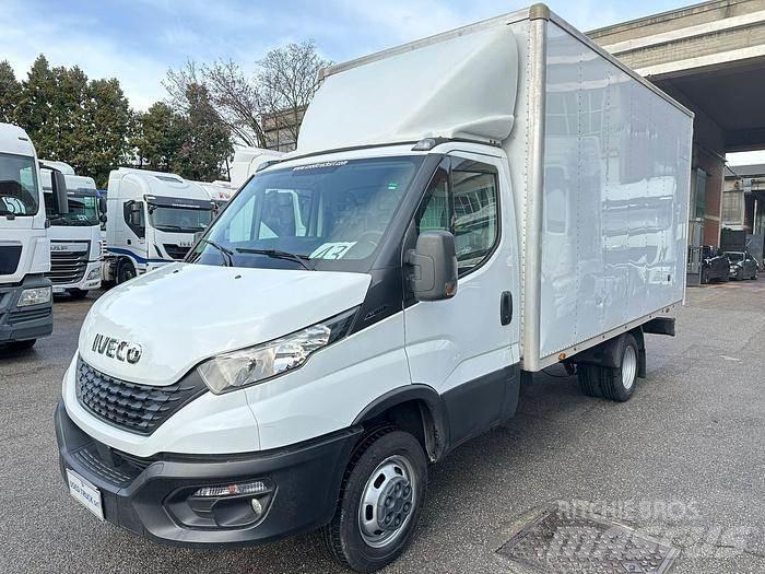 Iveco 35C14 其他