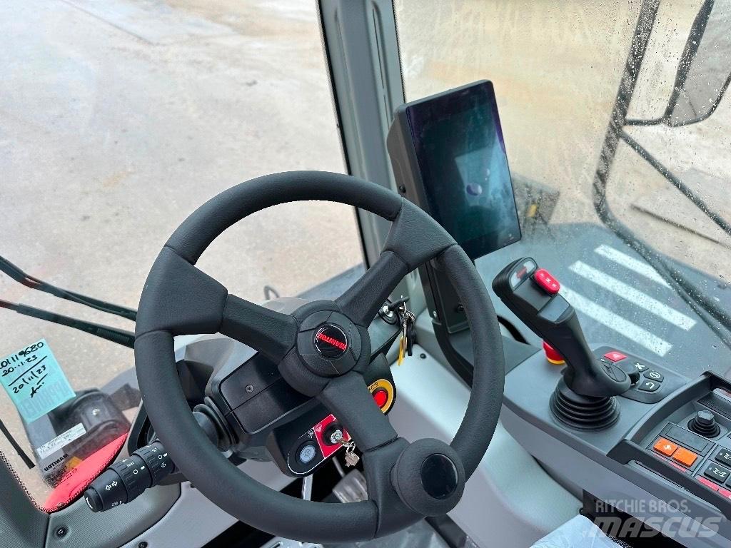 Manitou MRT 1845 伸縮臂操作車