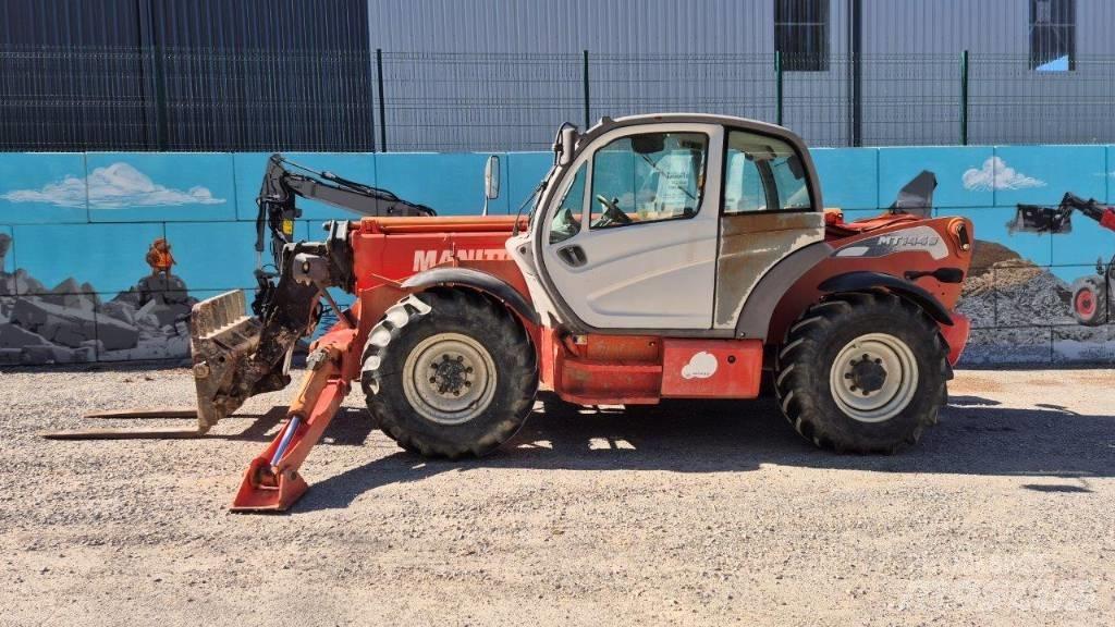 Manitou MT 1440 伸縮臂操作車
