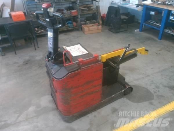 Manitou TA30 自走式堆積機