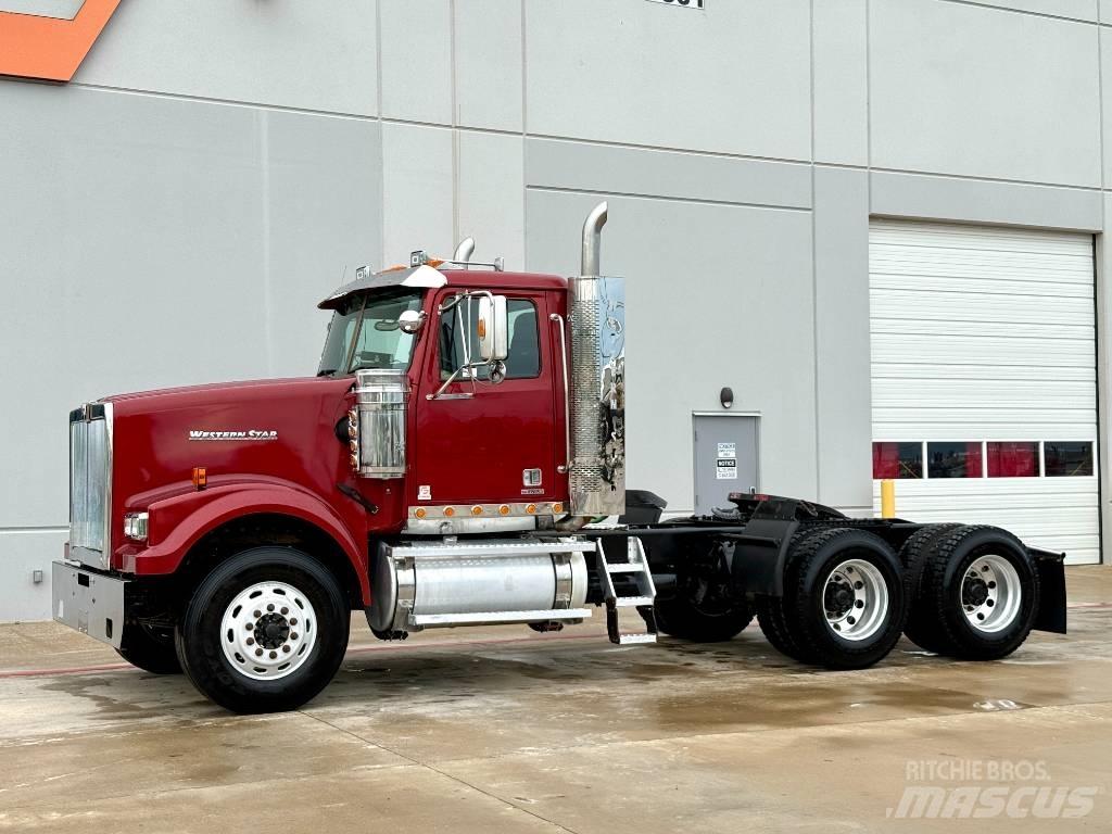 Western Star 4900 曳引機組件