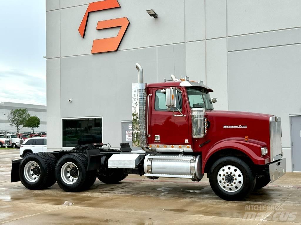 Western Star 4900 曳引機組件
