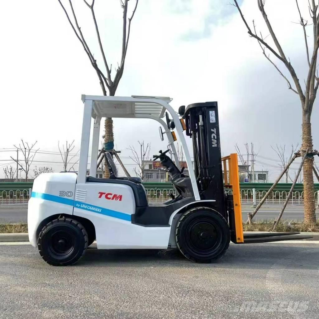 TCM FD 30 柴油卡車