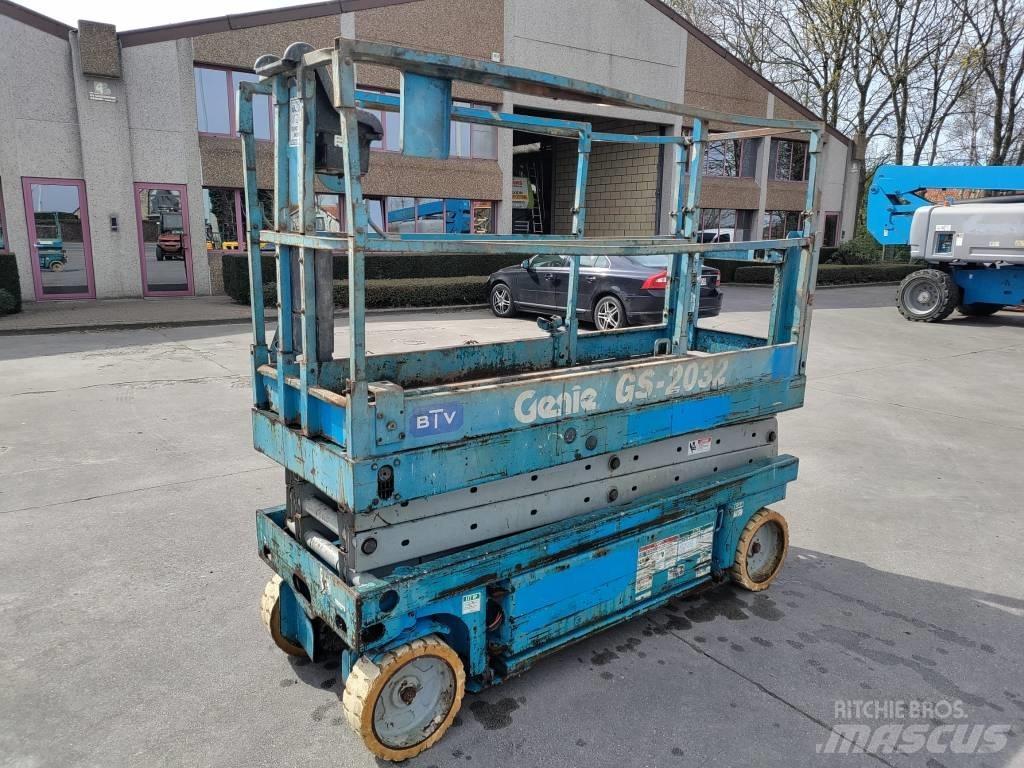 Genie GS 2032 剪式升降機