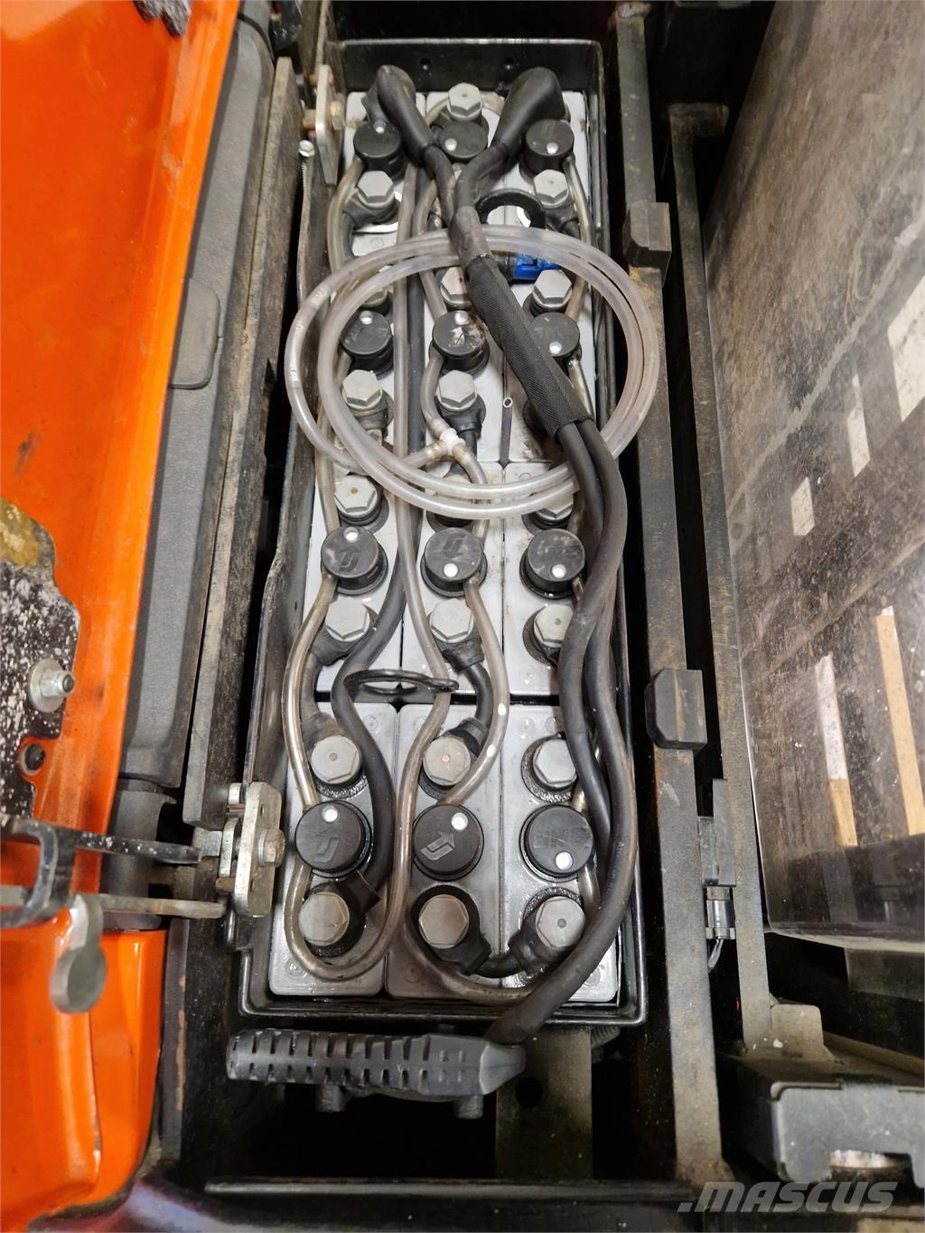 Toyota SPE120L 自走式堆積機