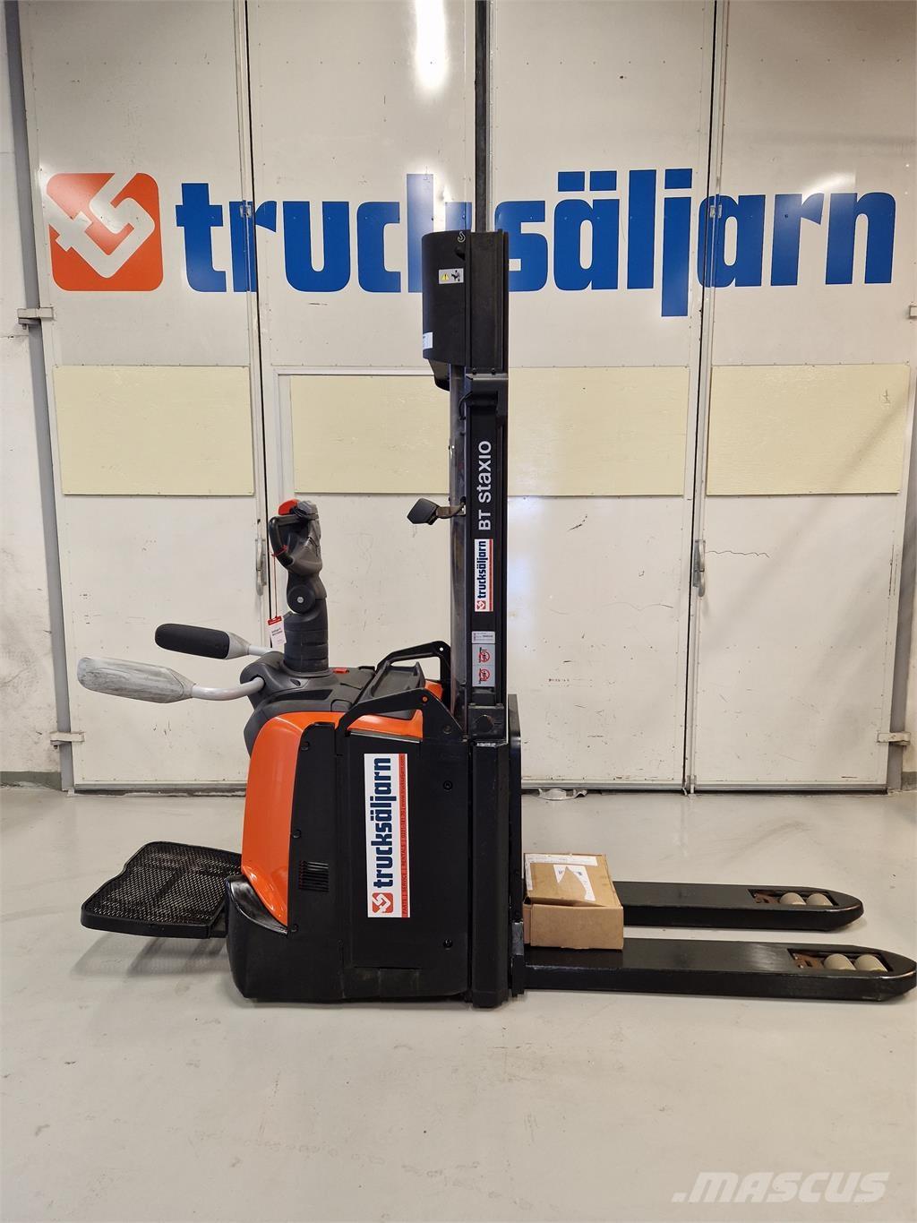 Toyota SPE120L 自走式堆積機