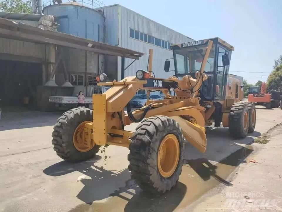 CAT 140K 平土機