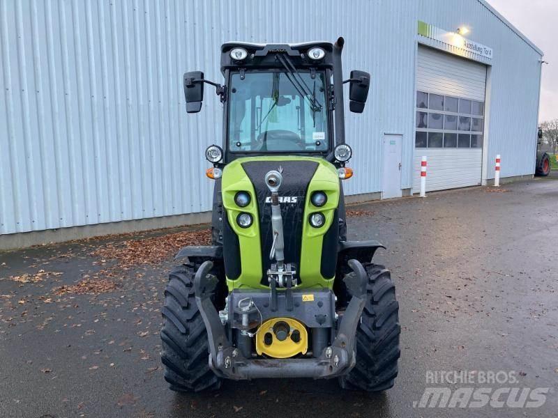 CLAAS NEXOS 240 S 曳引機