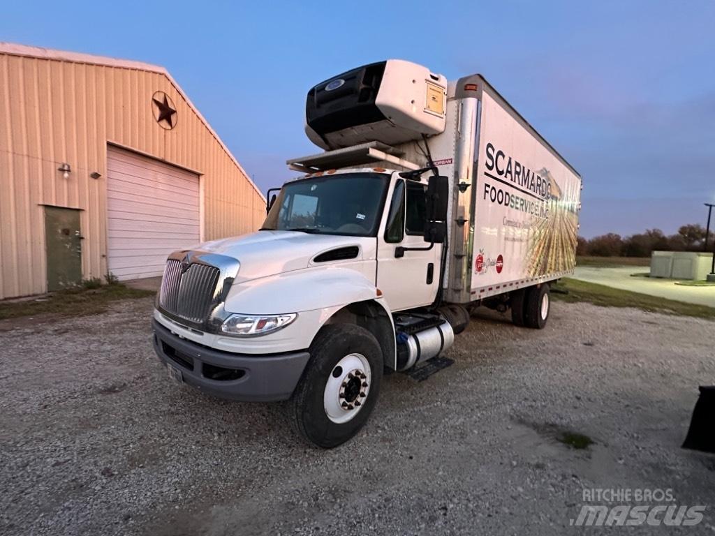 International 4300 貨箱式卡車