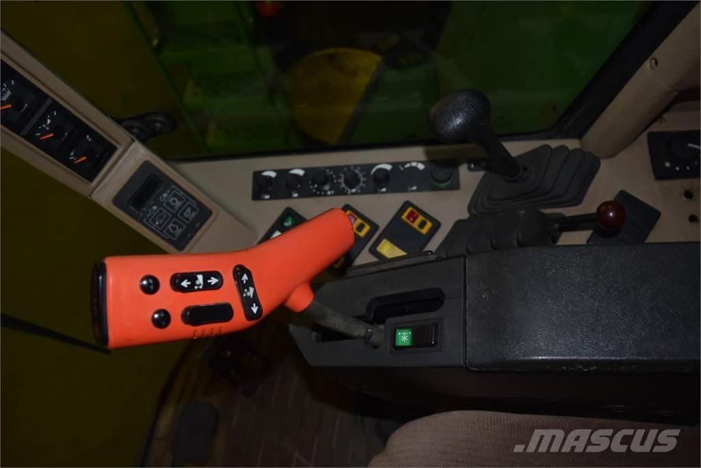 John Deere 2064 聯合收穫機