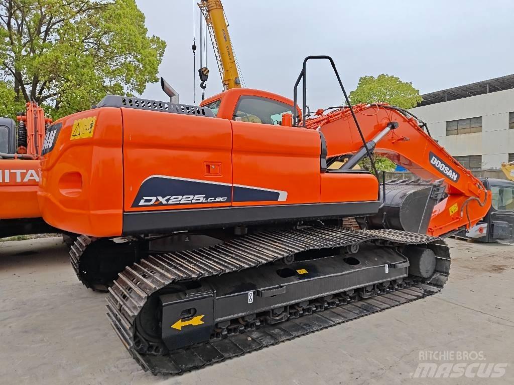 Doosan DX 225 LC 履帶式 挖土機/掘鑿機/挖掘機