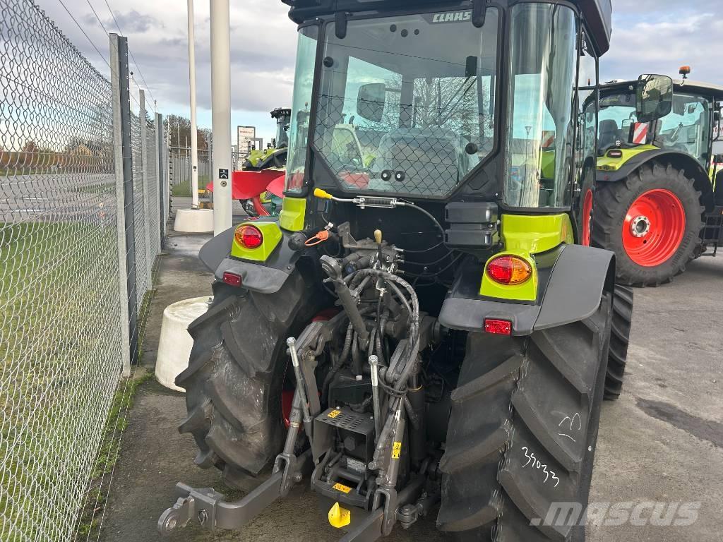 CLAAS Nexos 220 曳引機