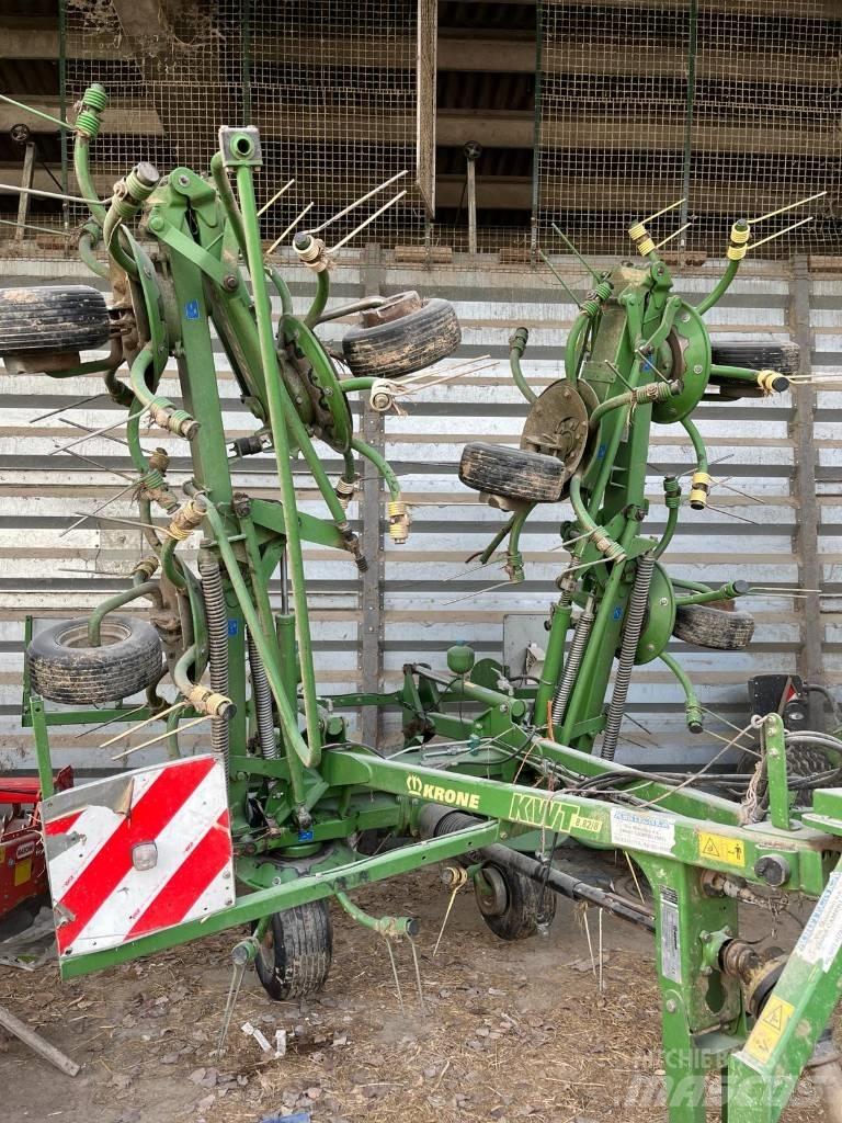 Krone KWT 882 耙與翻草機
