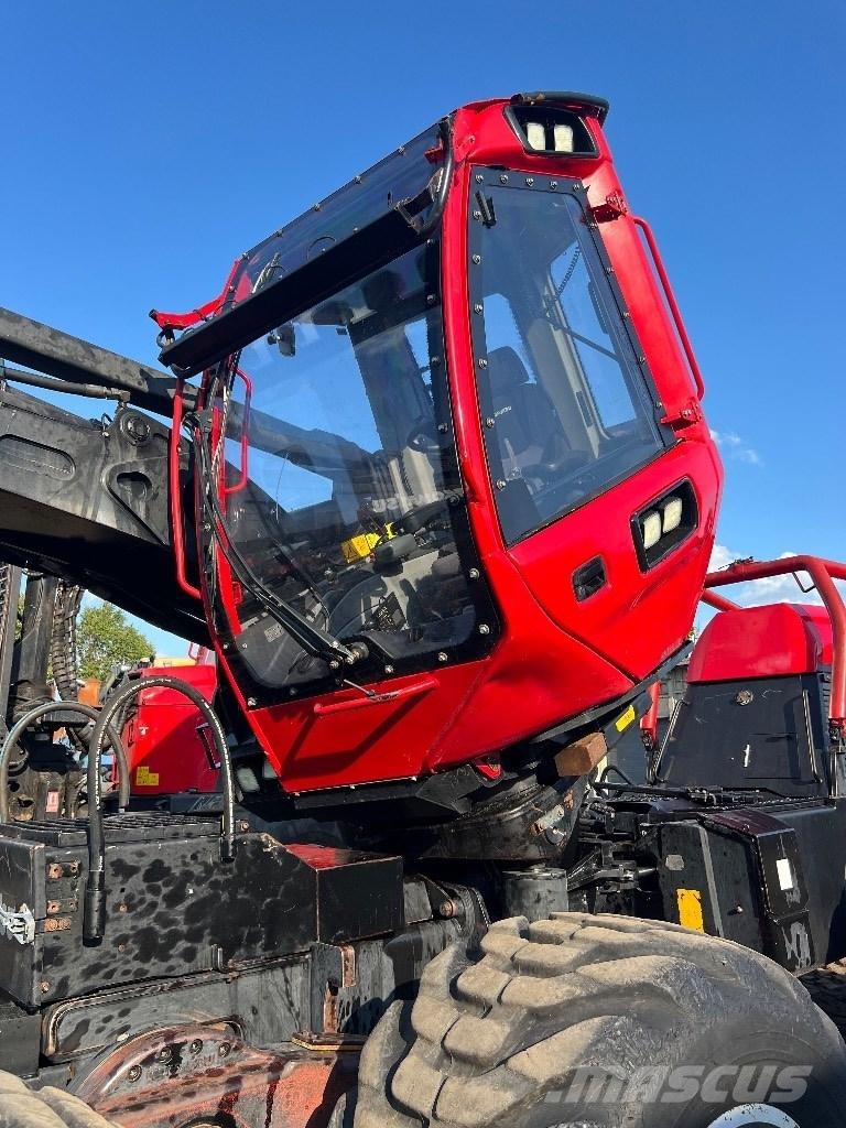 Komatsu 931 XC 收穫機