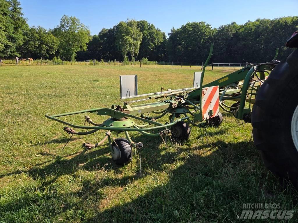 Krone KW 5.50/4x7 耙與翻草機
