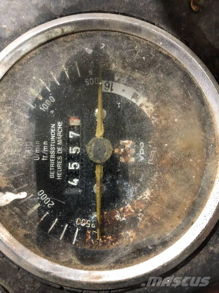 International 353 曳引機