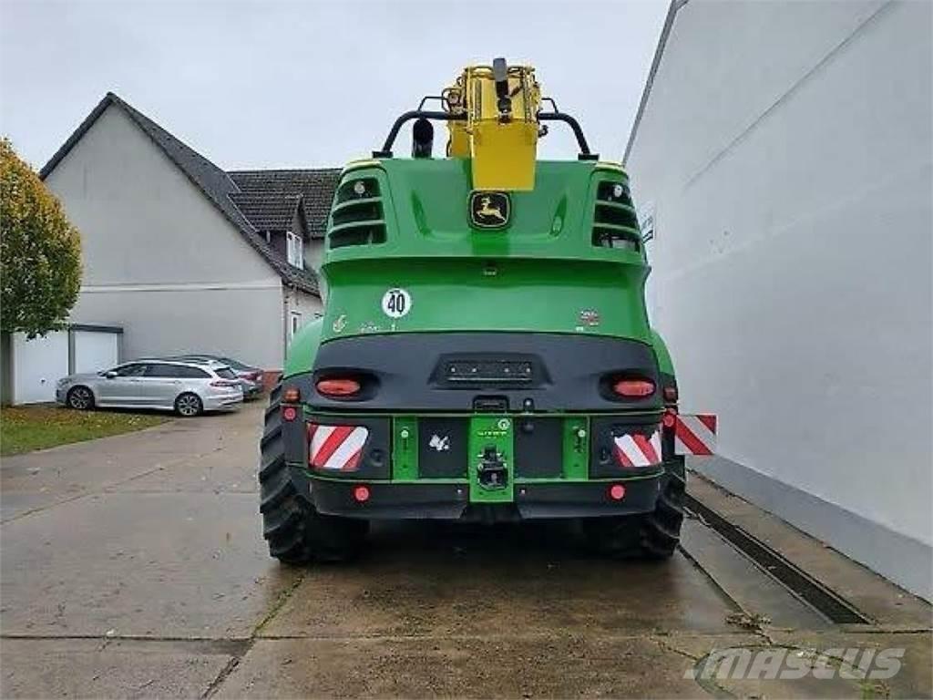 John Deere 8600 自走式飼料採集機