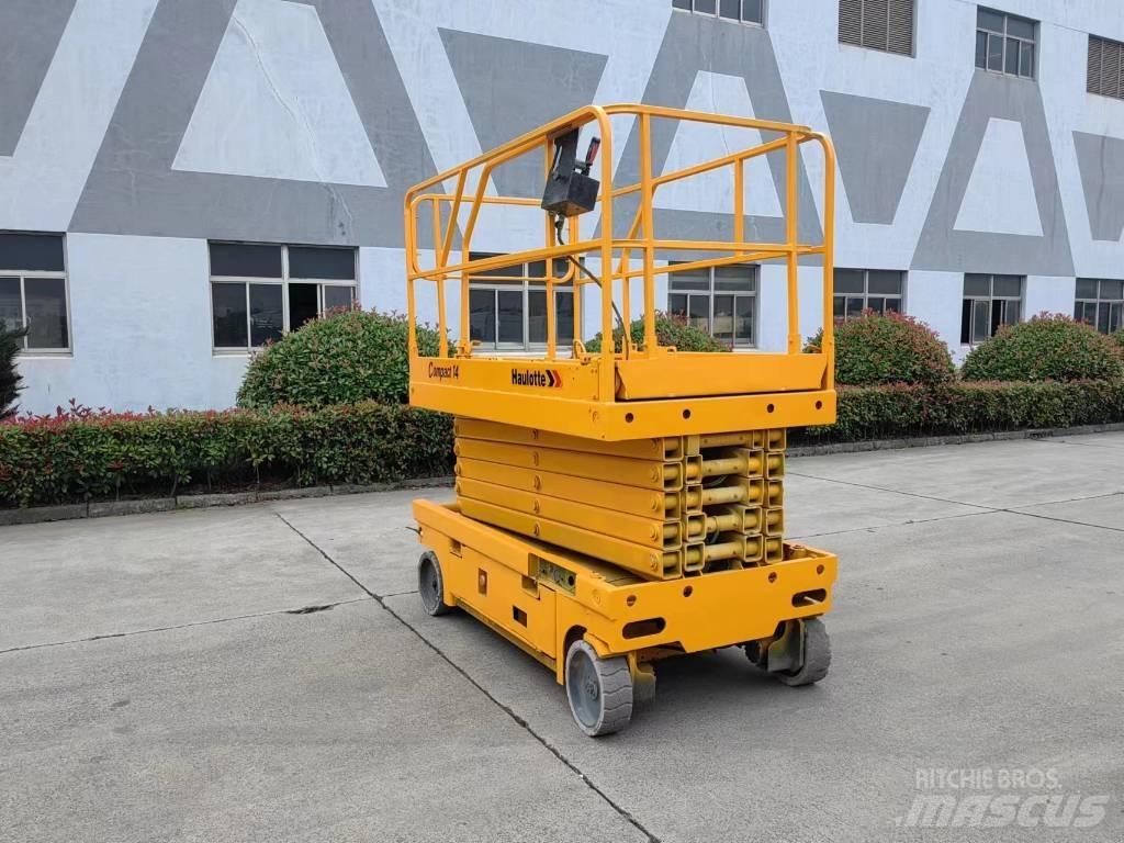 Haulotte COMPACT 14 剪式升降機