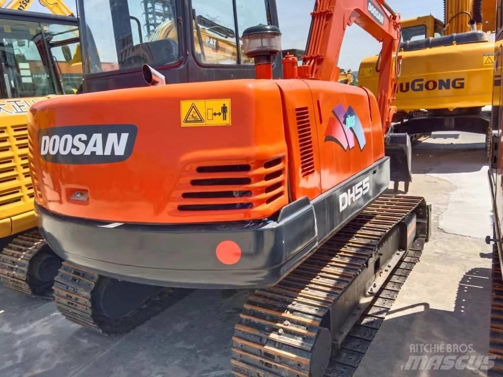 Doosan DH 55 小型挖土機/掘鑿機<7t(小型挖掘機)