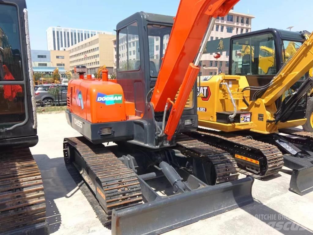 Doosan DH 55 小型挖土機/掘鑿機<7t(小型挖掘機)