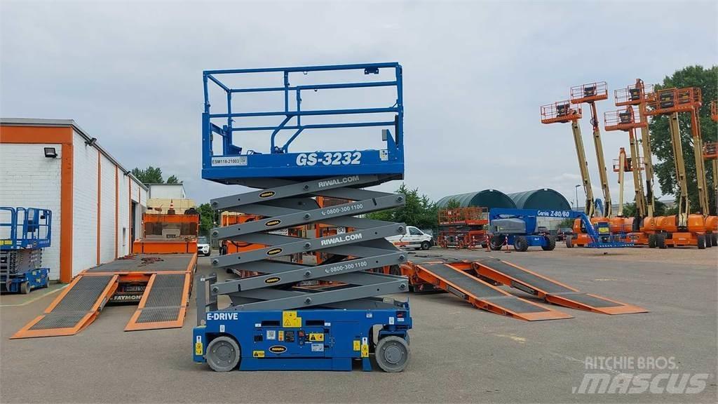 Genie GS3232 剪式升降機