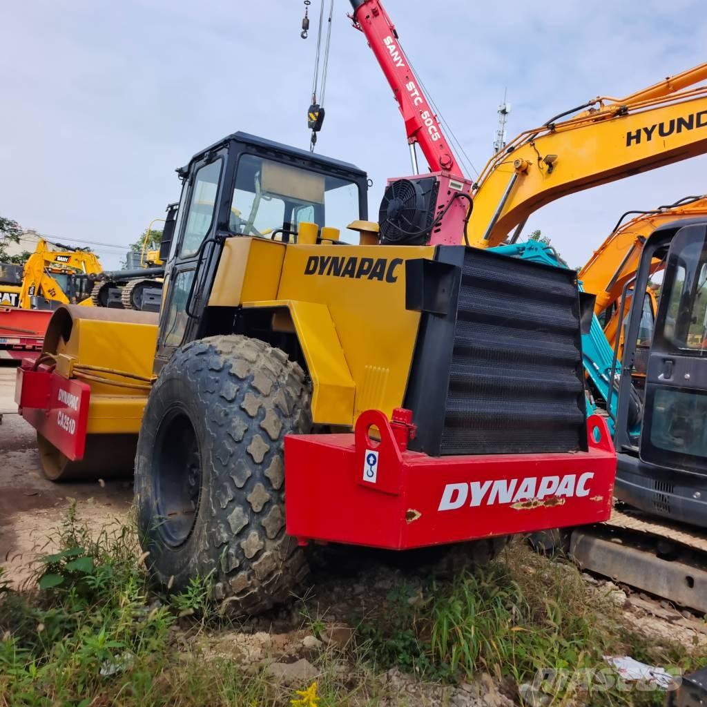 Dynapac CA251D 單輪滾壓機