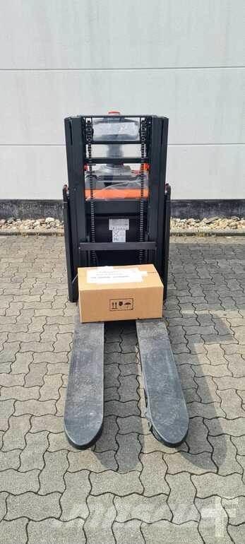 Toyota BT SPE200D 行走控制式堆積機
