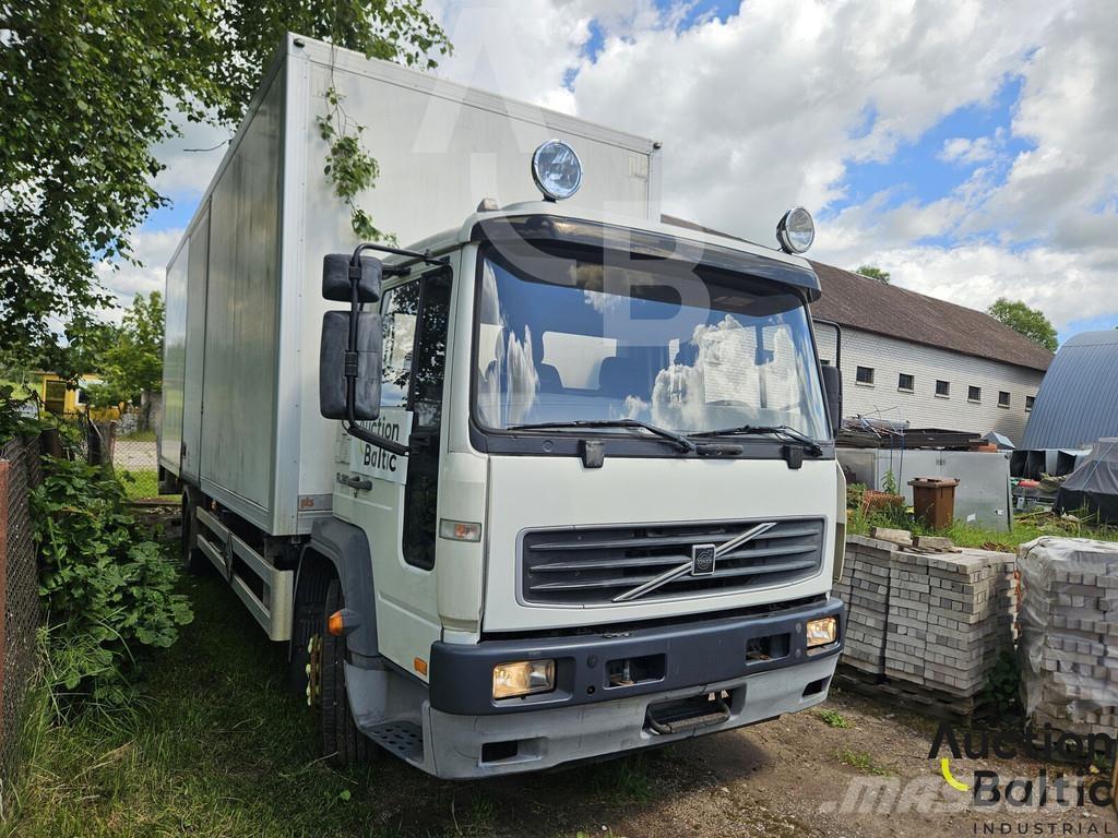 Volvo FL615 貨箱式卡車
