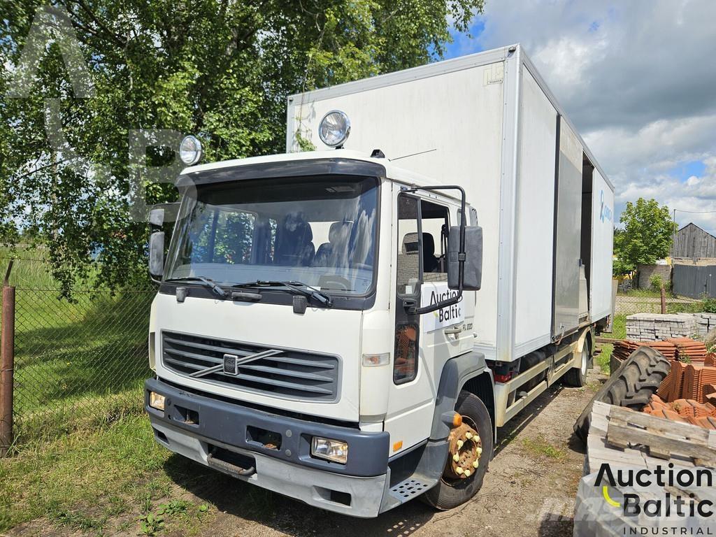 Volvo FL615 貨箱式卡車
