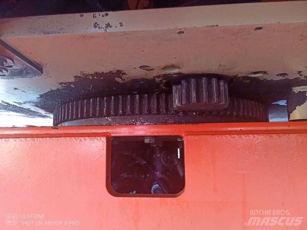 JLG 800 AJ 曲臂高空作業車