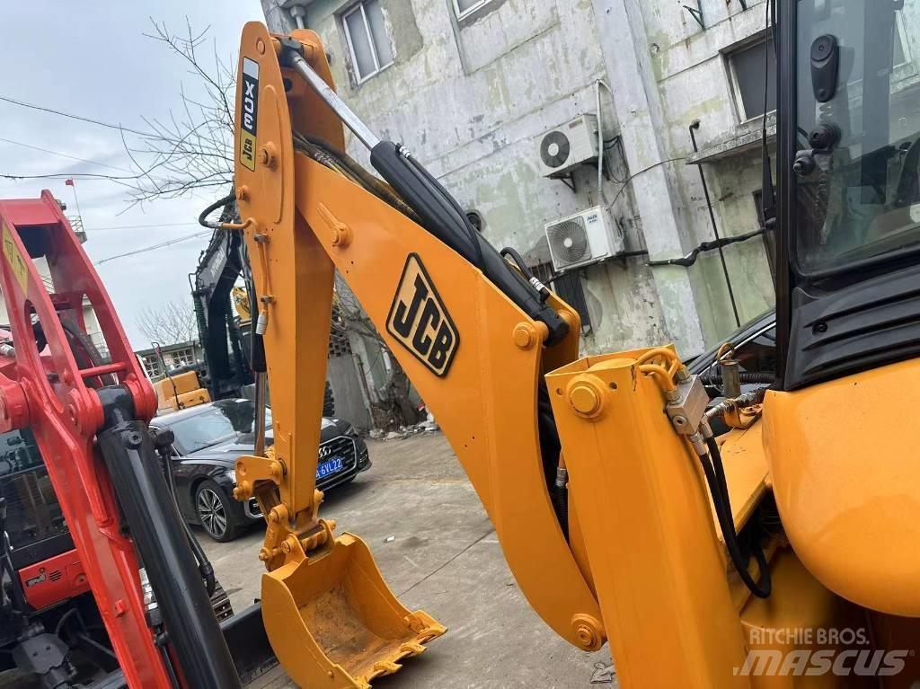 JCB 3 CX 反鏟裝載機
