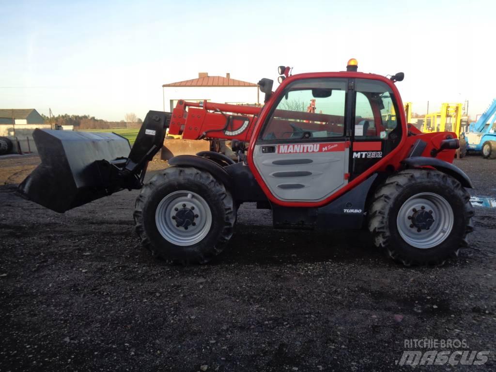Manitou MT 932-75 伸縮臂操作車