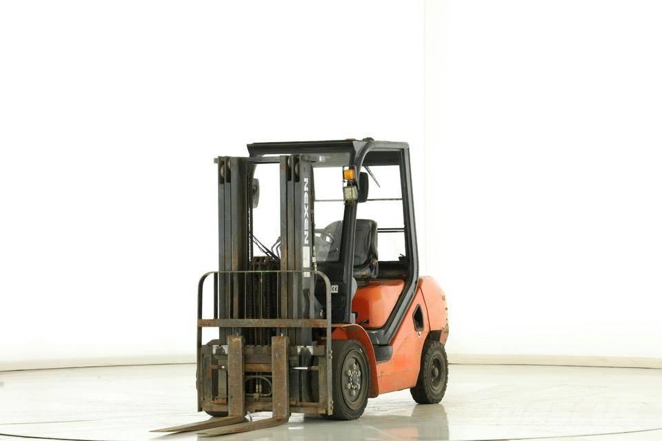 Nexen FDE-30 柴油卡車