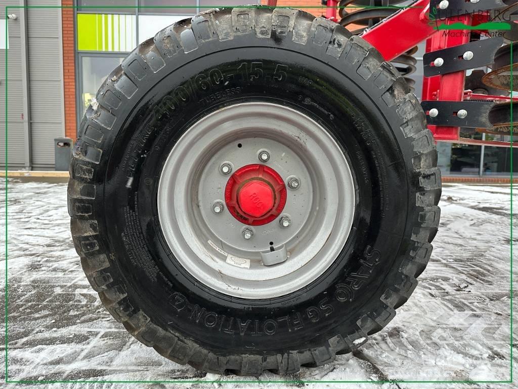 Horsch Terrano 4 FX 中耕管理機