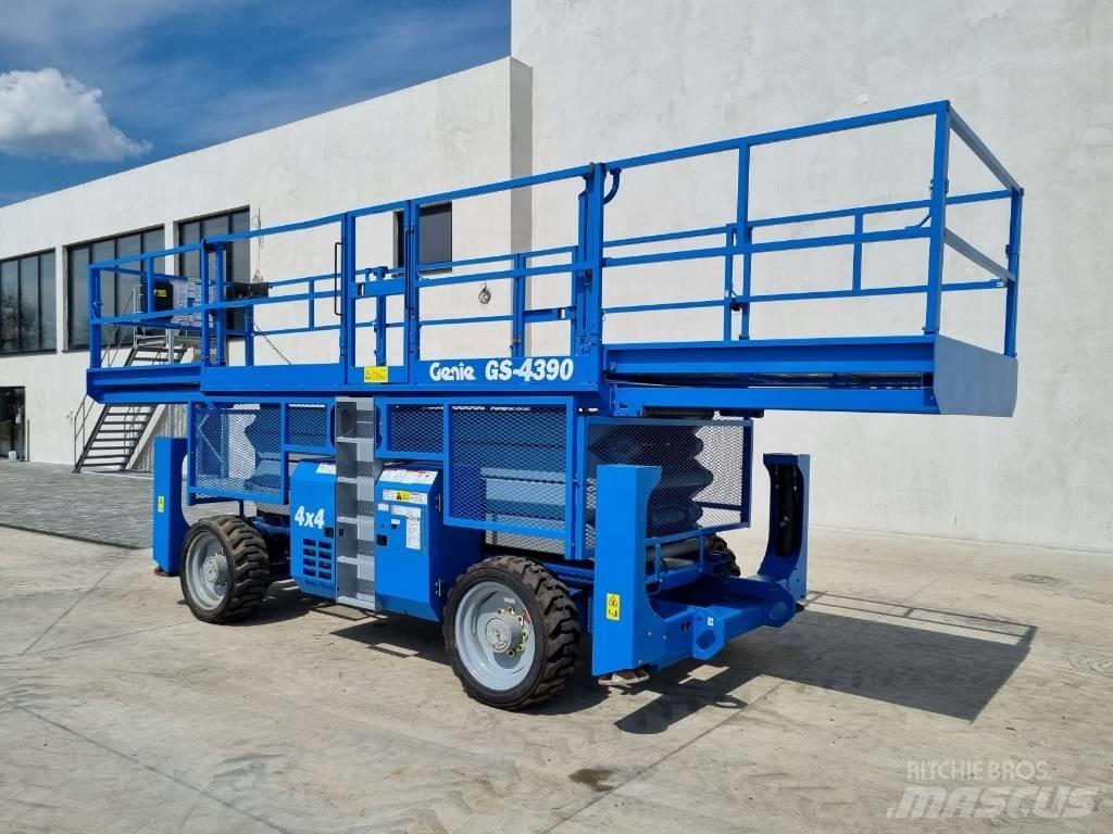 Genie GS 4390        P478 剪式升降機