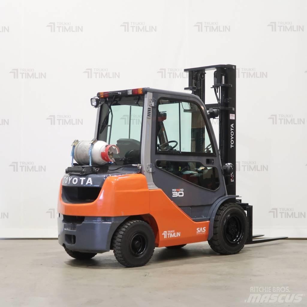 Toyota 02-8FGF30 液化石油氣LPG卡車