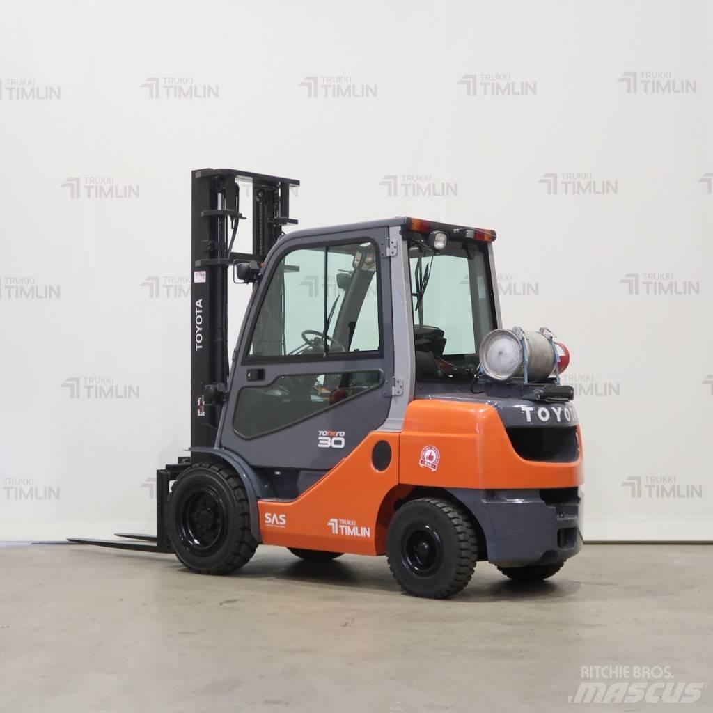 Toyota 02-8FGF30 液化石油氣LPG卡車