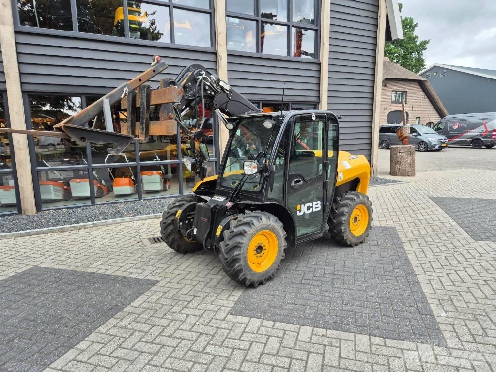 JCB 516-40 伸縮臂操作車