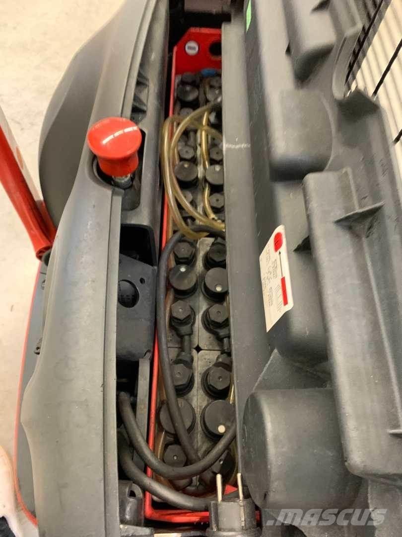 Linde L12 行走控制式堆積機