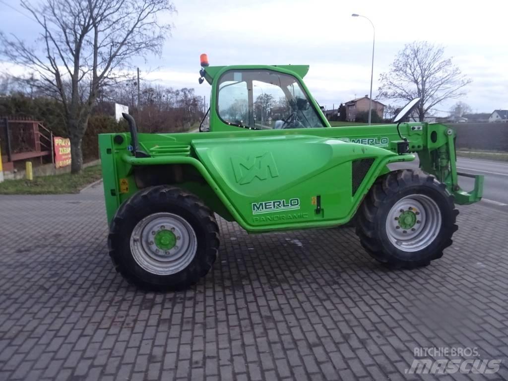Merlo P 40.7 伸縮臂操作車