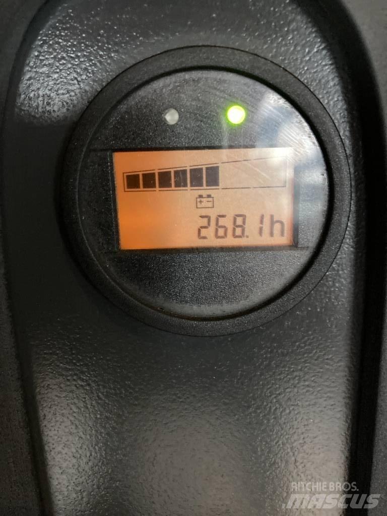 Linde L14P/1169 自走式堆積機