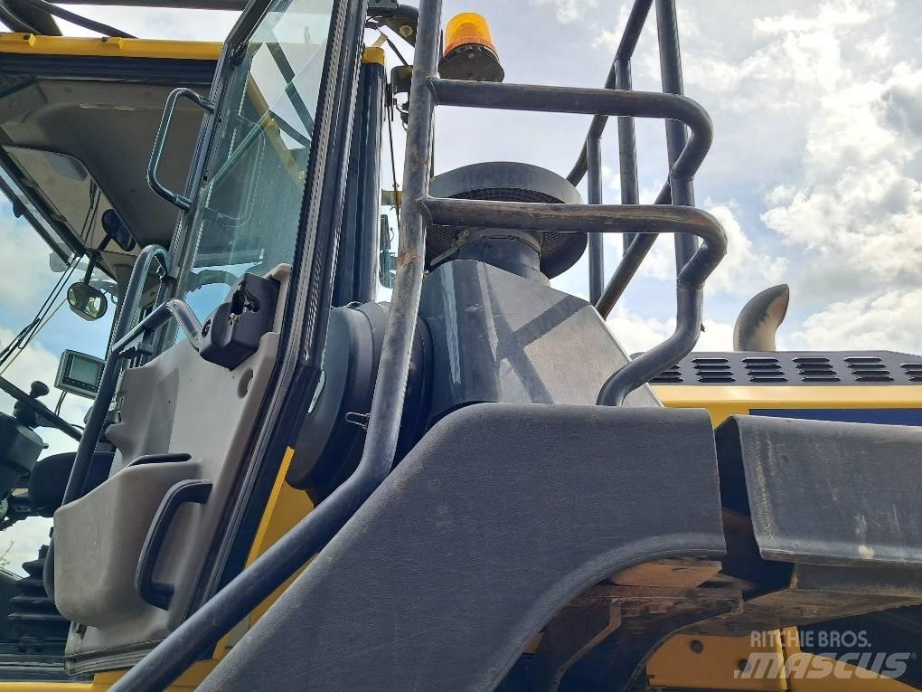 Komatsu WA480-8 輪胎式裝載機