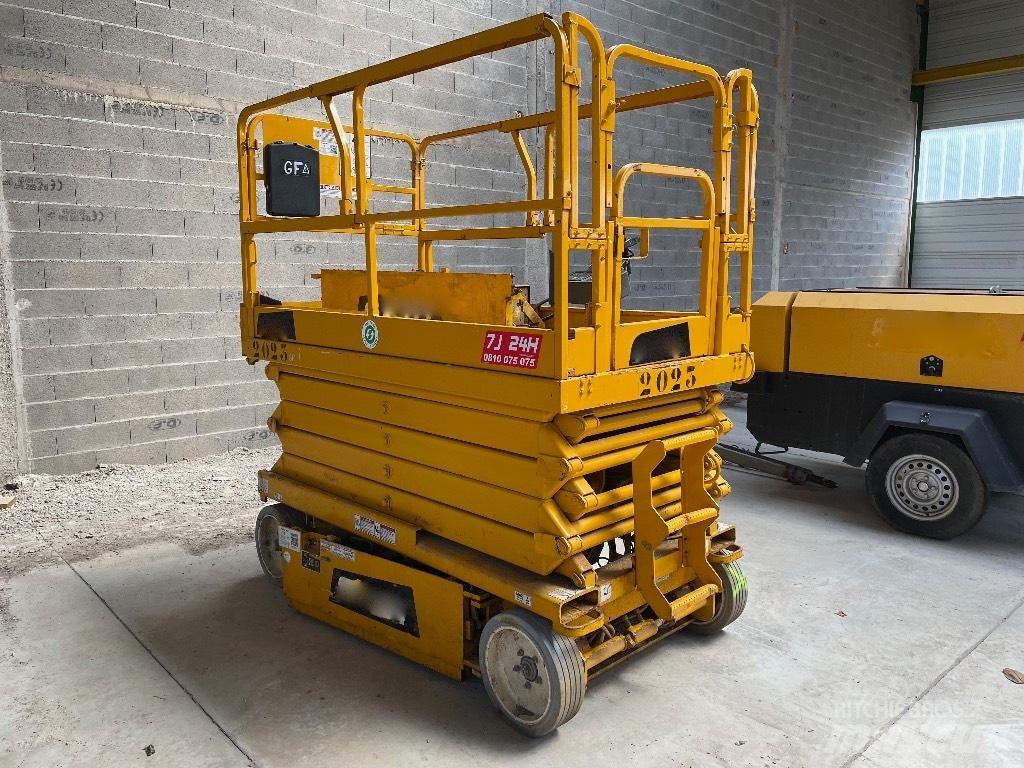 JLG 3246 ** A REPARER** 剪式升降機