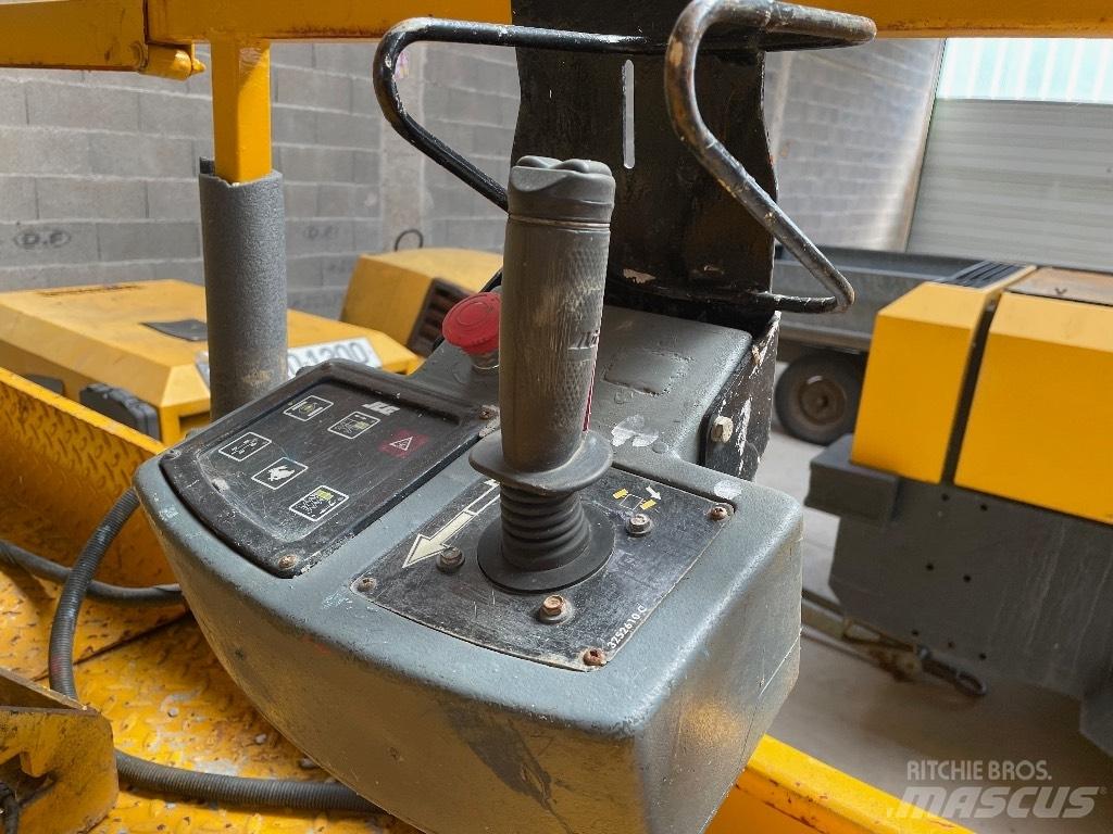 JLG 3246 ** A REPARER** 剪式升降機