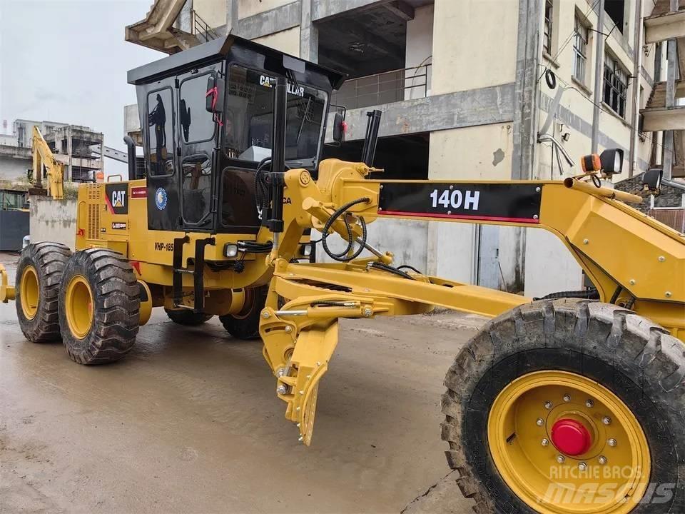 CAT 140H 平土機
