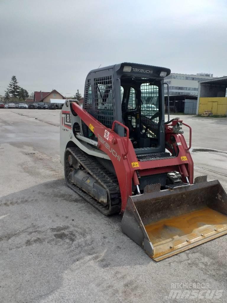 Takeuchi TL8 滑移轉向裝載機