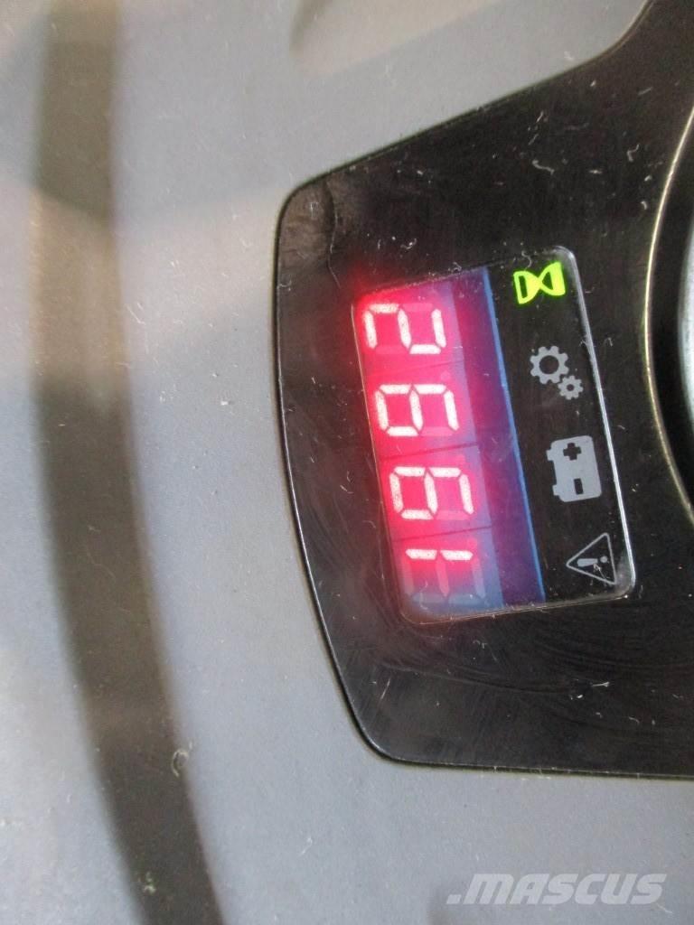 Toyota LPE 200 平台型低架升降機