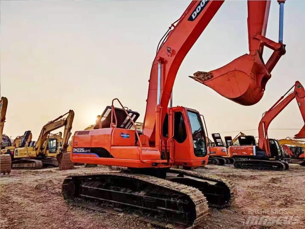 Doosan DH 225 LC-7 履帶式 挖土機/掘鑿機/挖掘機